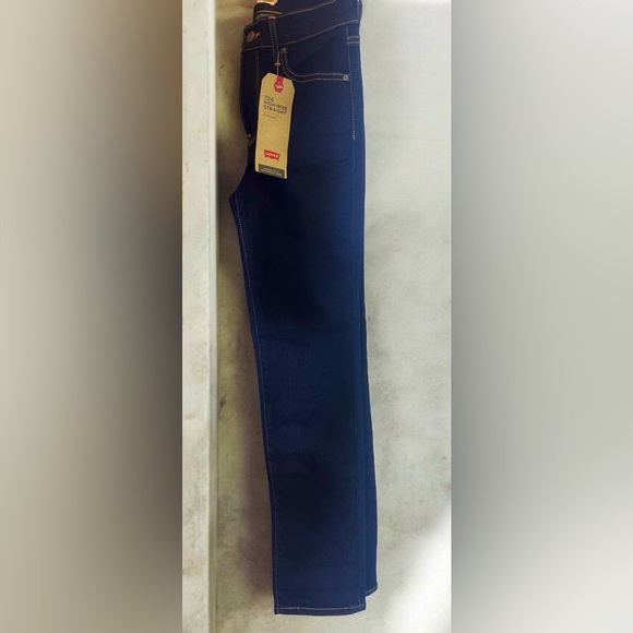 Levi’s blue 724 high rise straight jeans Hyper-soft. Size: 25 x 30 - Picture 2 of 7